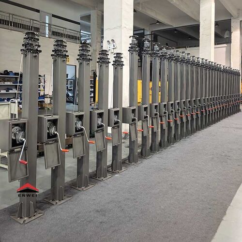 Latest company news about Masts manual 6 meter dan 9 meter yang disesuaikan untuk pelanggan